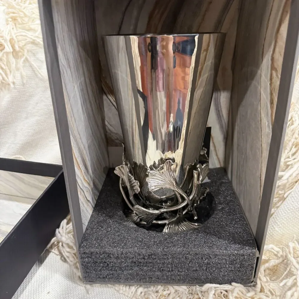 Michael Aram Ginkgo Medium Vase NEW in box 132118